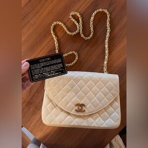 Authentic Chanel Vintage nude flap quilted leather 1986-1988 24K hardware